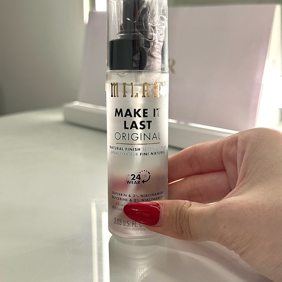 Milani Setting Spray - Picture 2 of 2